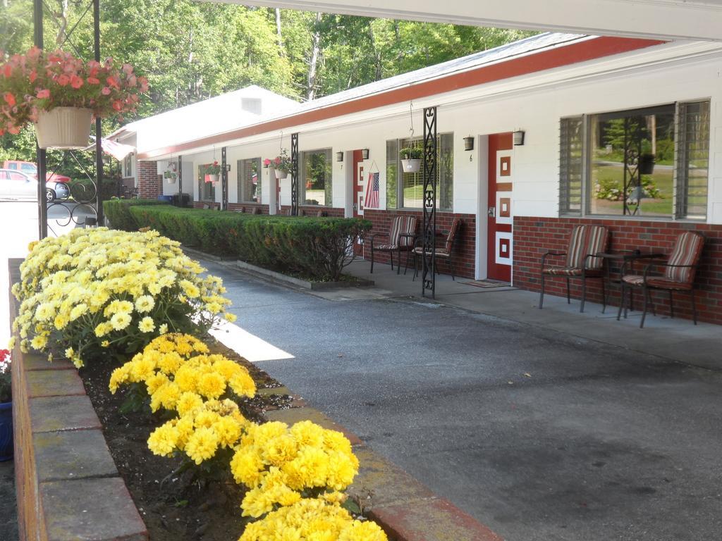 Holderness White Oak Motel & Cottages מראה חיצוני תמונה