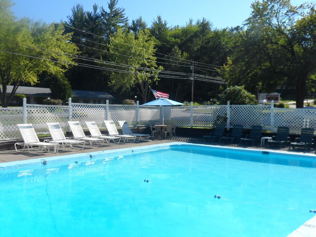 Holderness White Oak Motel & Cottages מראה חיצוני תמונה